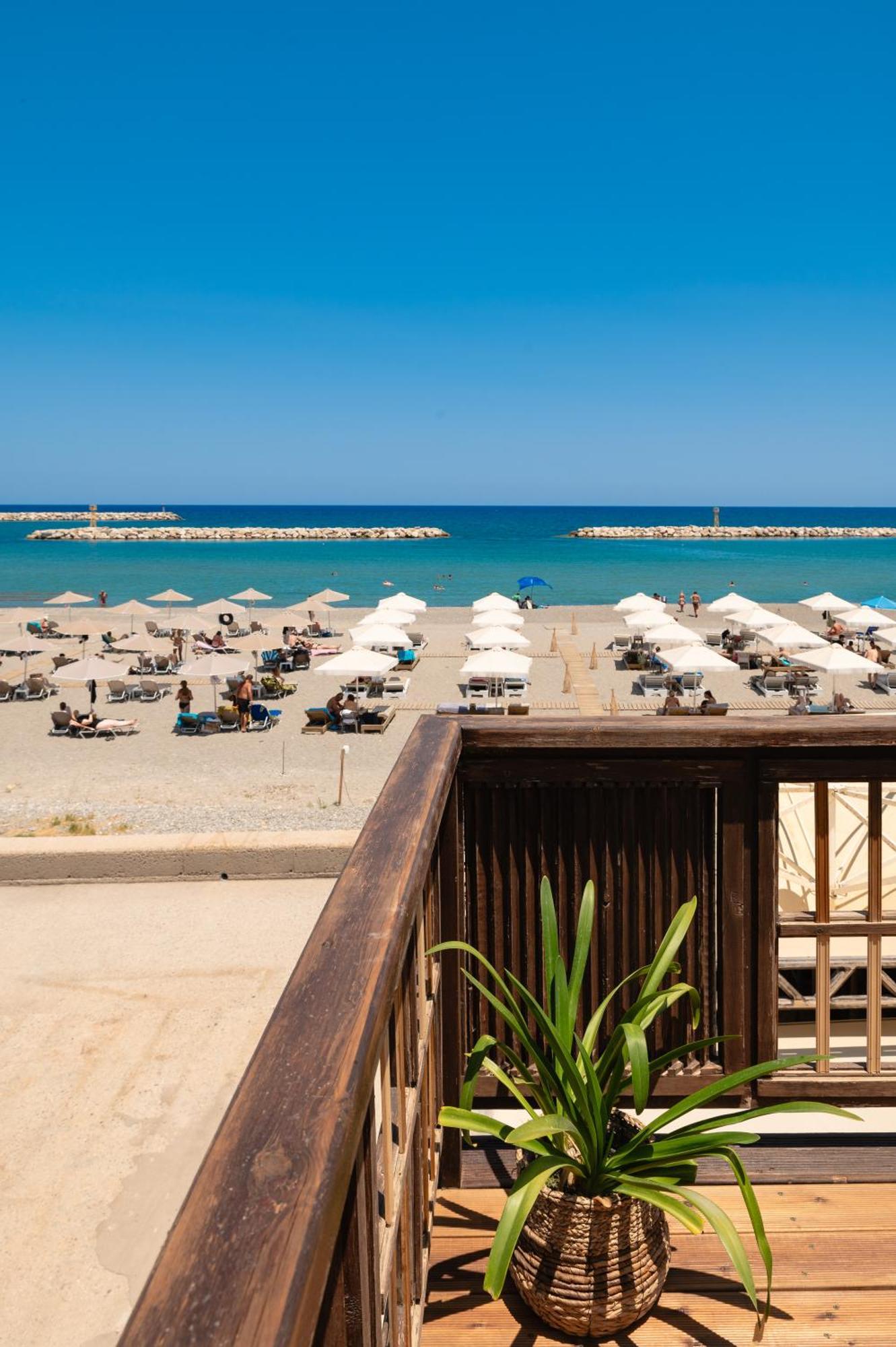 Ekati Seaside Living * קולימברי