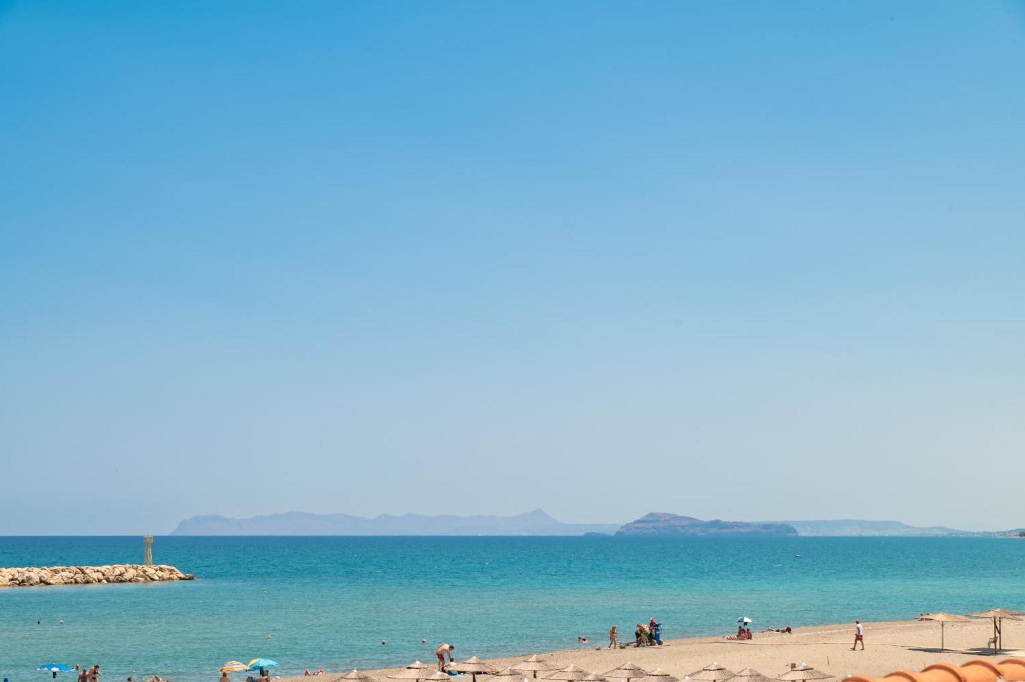 公寓 Ekati Seaside Living