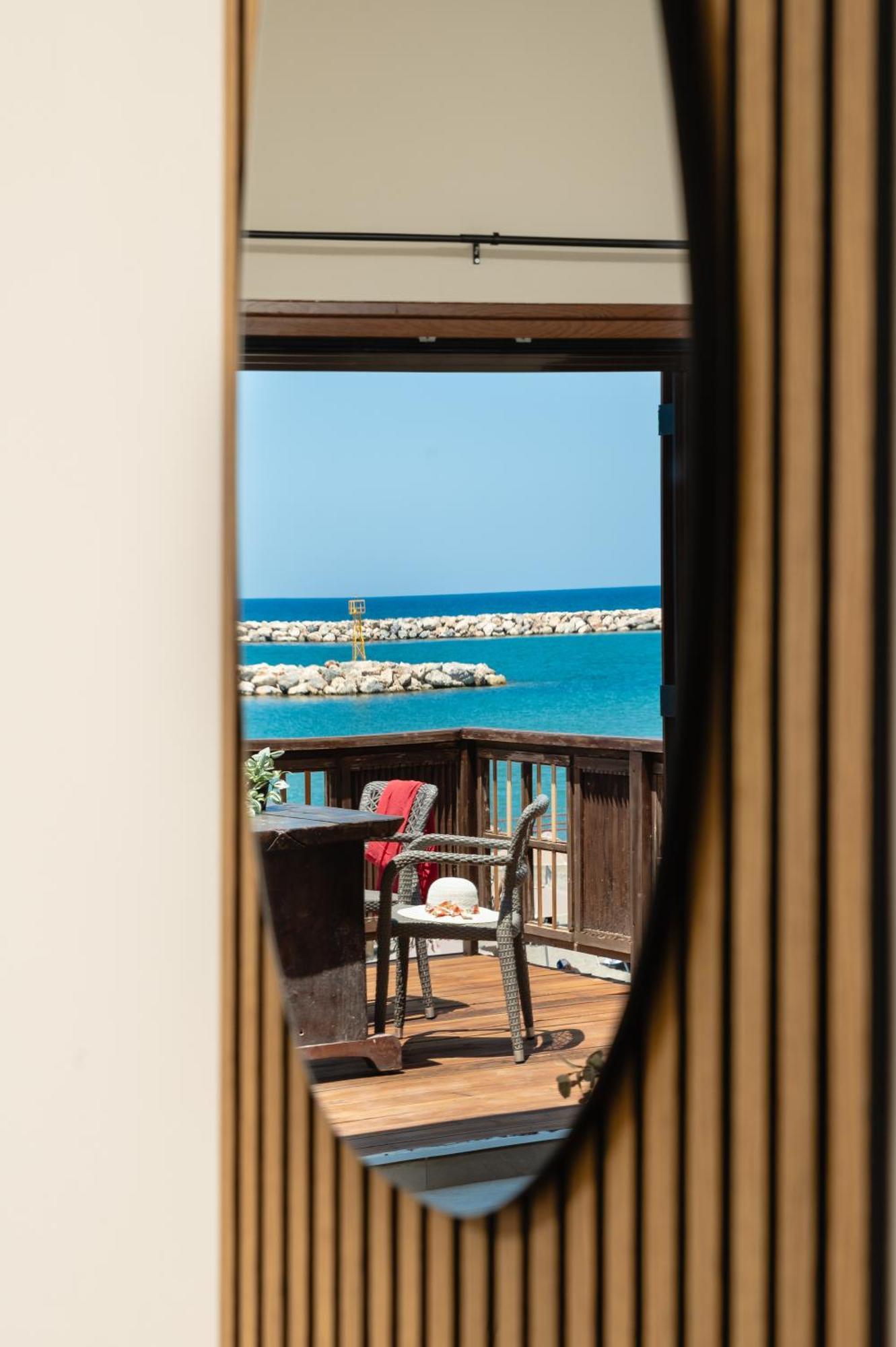 Ekati Seaside Living Колимварион
