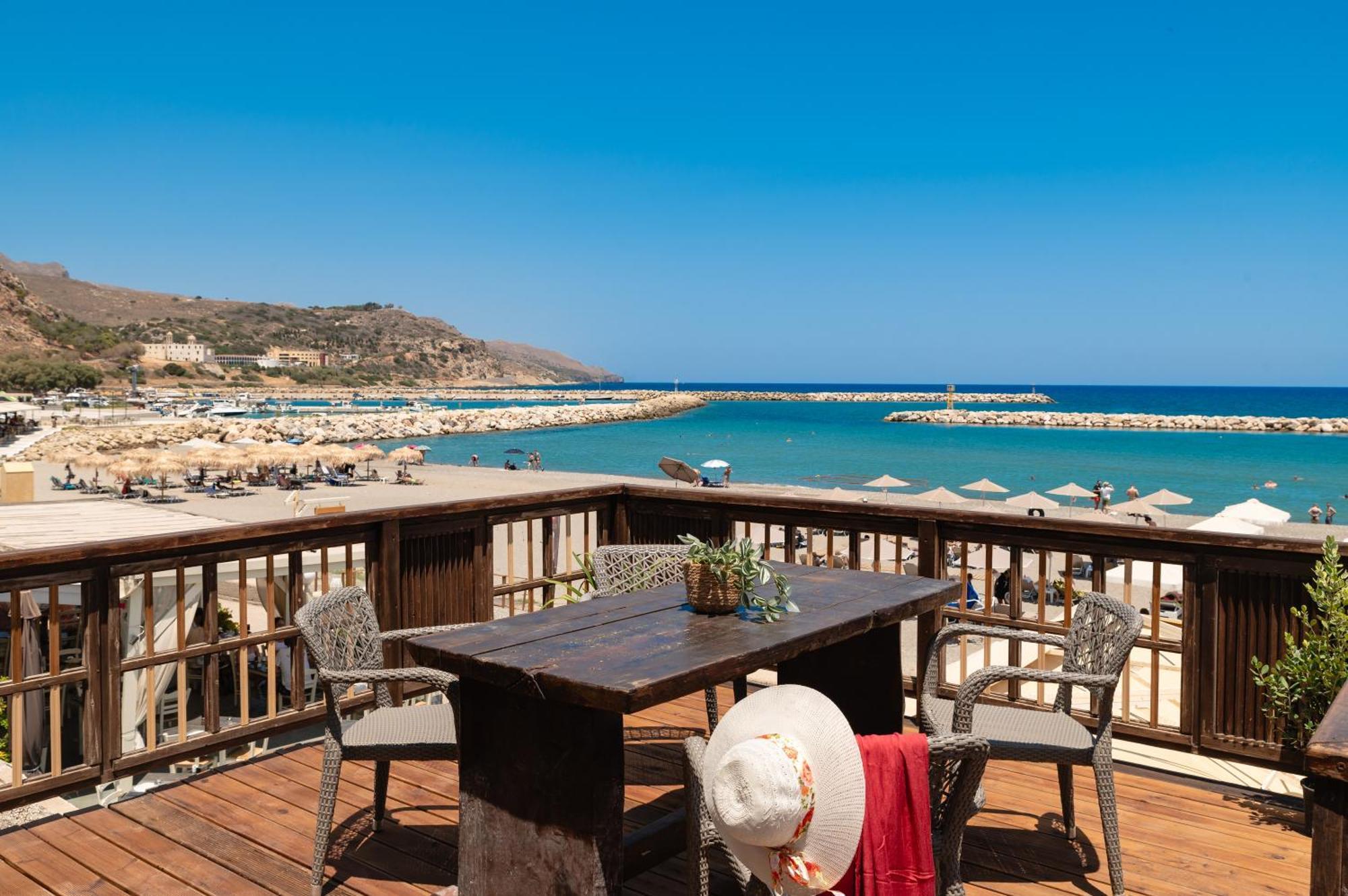 Ekati Seaside Living Апартаменты