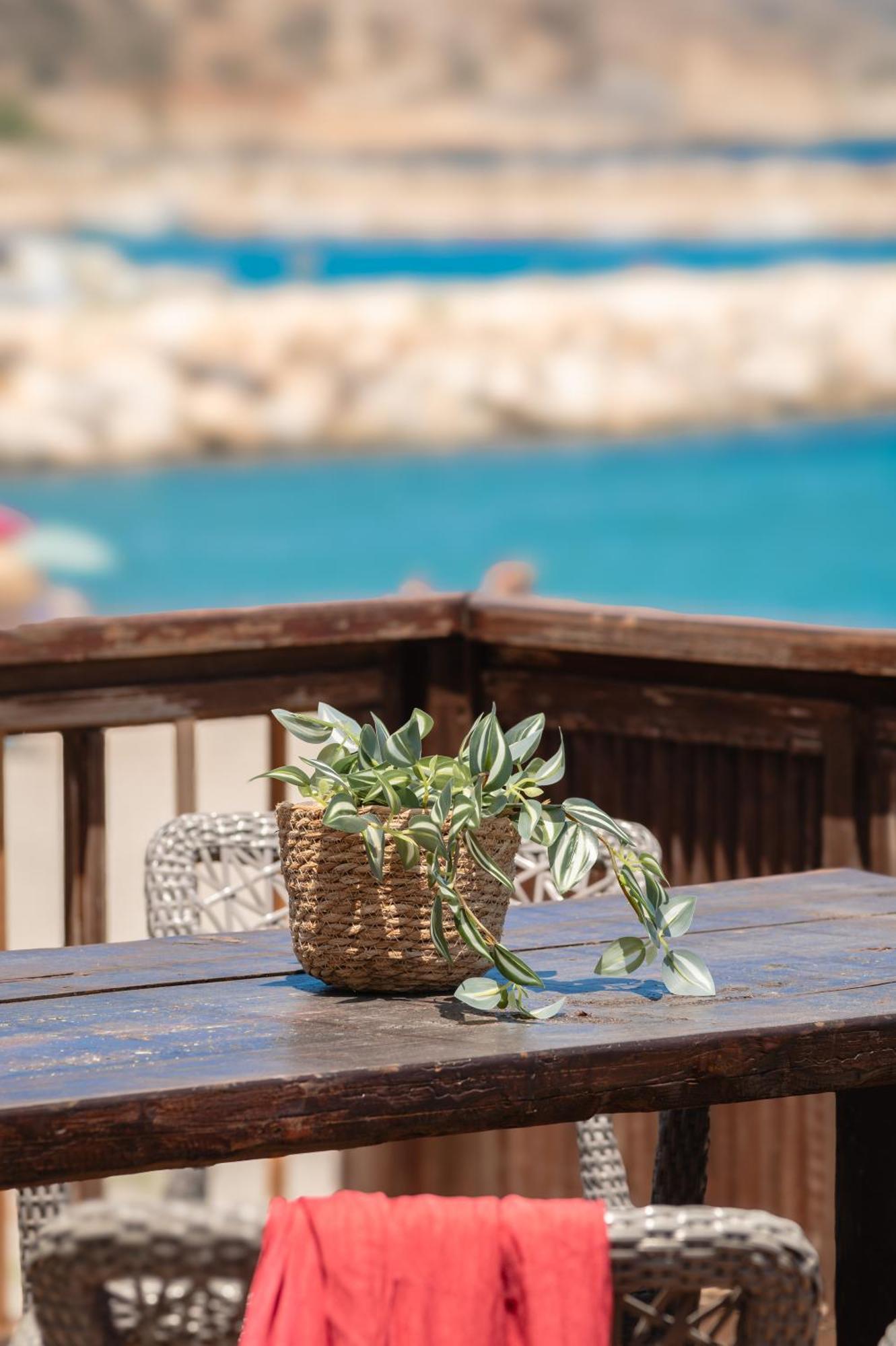 Apartment Ekati Seaside Living