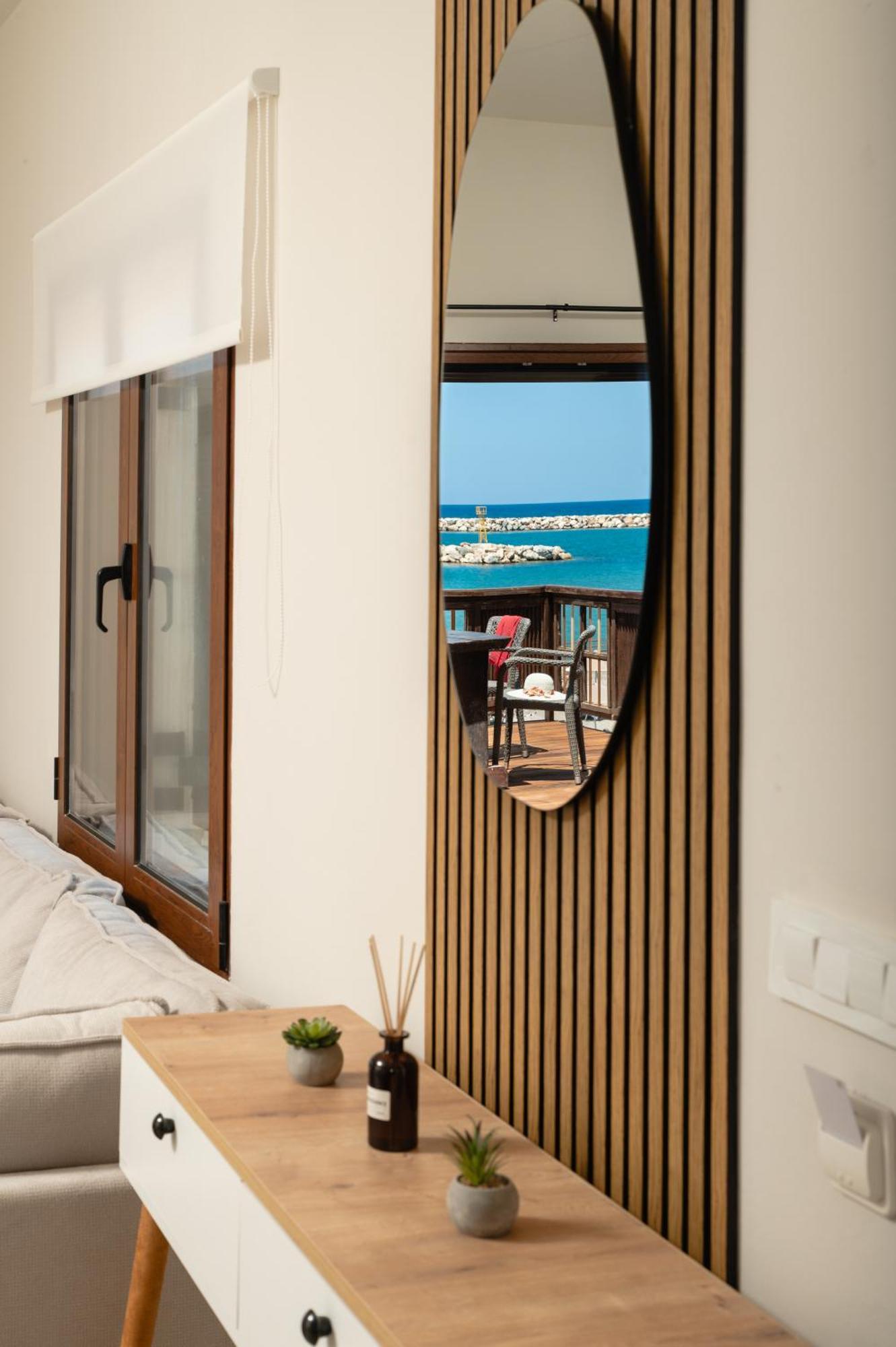 Ekati Seaside Living Apartment *